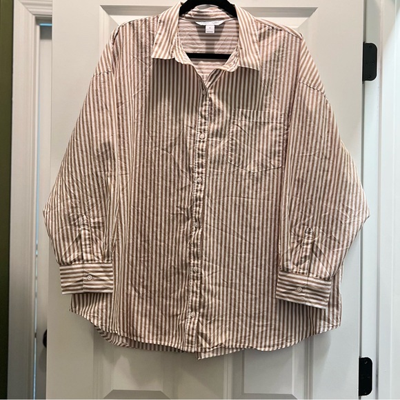 3/$19 Old Navy The Boyfriend shirt button down blouse - Picture 5 of 13